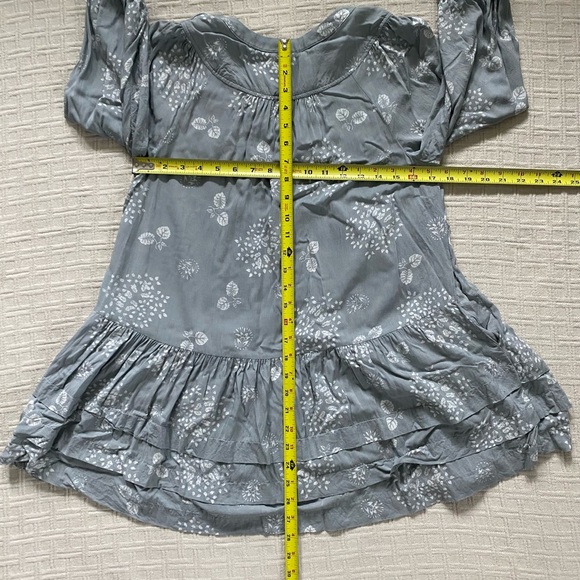 Anthropologie grey floral ruffle top. - Picture 10 of 11